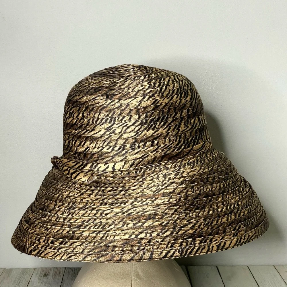 GIOVANNIO Florence NEW YORK Animal Print Derby Sun Hat